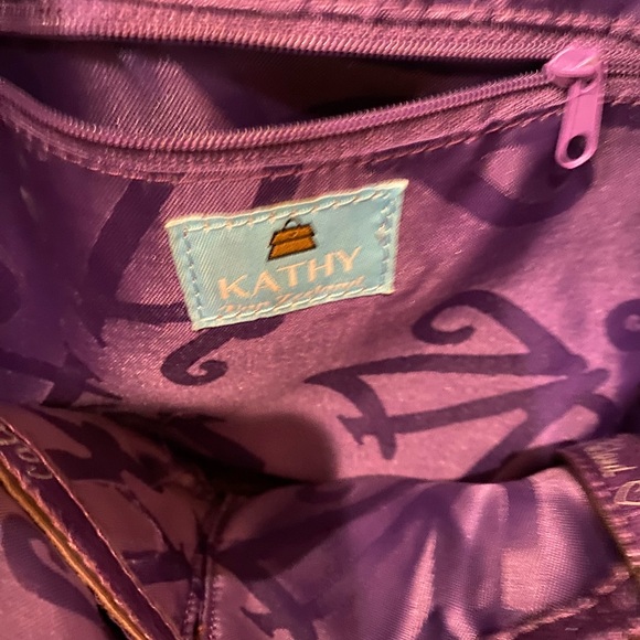 Kathy Van Zeeland bag purse purple. Safari / travel decorated and gently used! - Picture 7 of 11